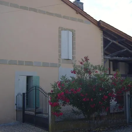 Le Puits Cache Chambres D'hotes Bed & Breakfast *